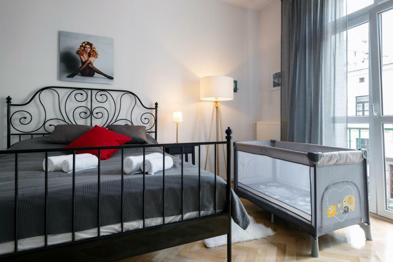 New Wawelo Cracow Old Town Apartments/ Garden View